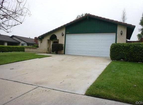 3rd image of 2539 Periwinkle Dr