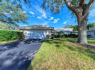 130 Southampton Pl S #360, Venice, FL 34293