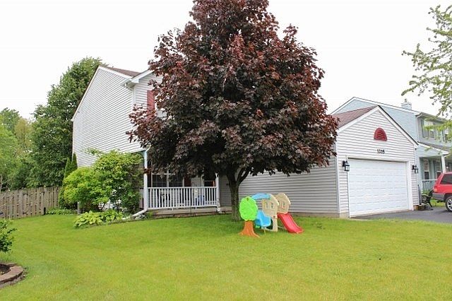 5 bedroom home with great front and back yards!