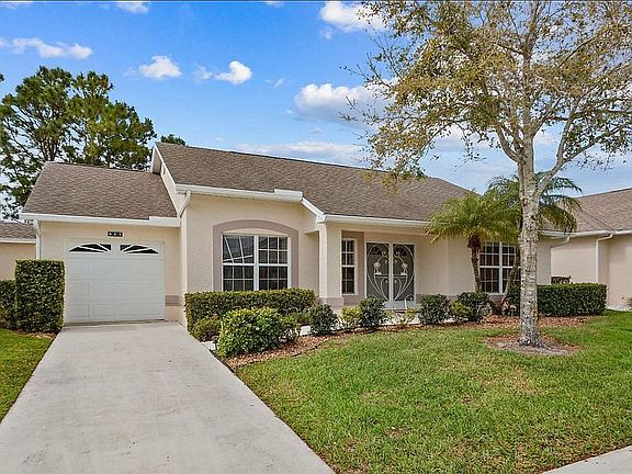 2nd image of 467 NW Casanova Cir