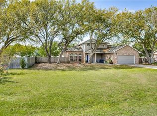 304 Axis Deer Trl, Hutto, TX 78634