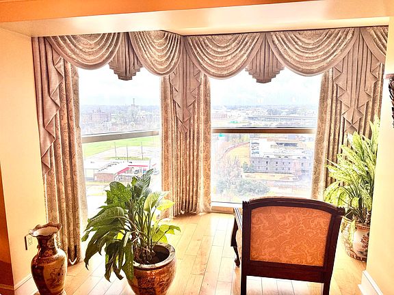 5th image of 655 Riverside Dr APT 1208