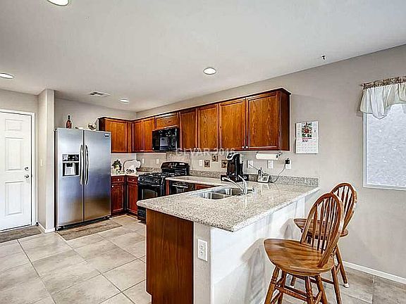 3rd image of 10009 Heritage Desert St