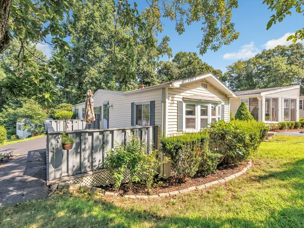 66 Woodland Park, Shelton, CT 06484