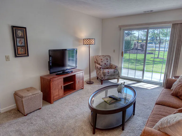 Stillwaters, Hickory Grove Apartments — Photo 5