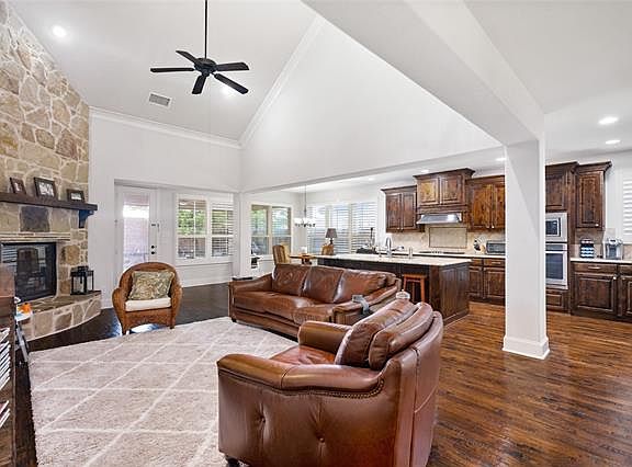 5th image of 7215 Paluxy Dr
