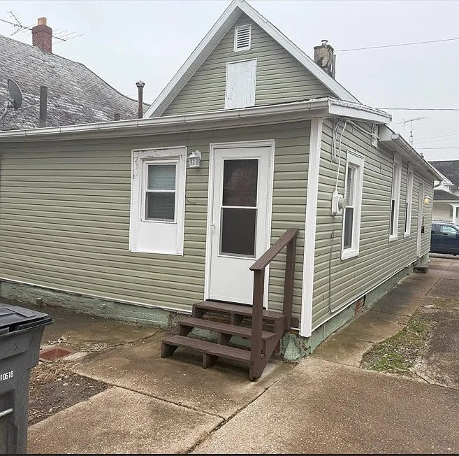 319 Dexter Street — Photo 2