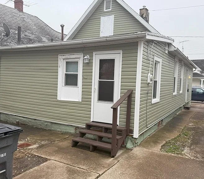 319 Dexter St — Photo 2