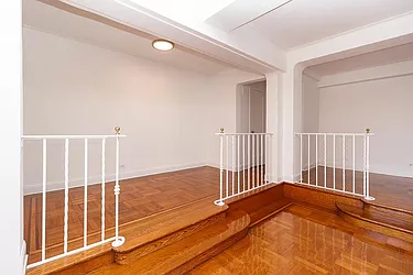 Rented by R New York