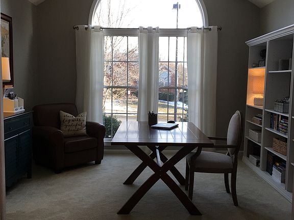 5th image of 606 Brookgreen Ln