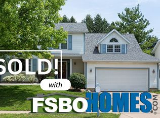 4195 Apple Valley Dr, Bettendorf, IA