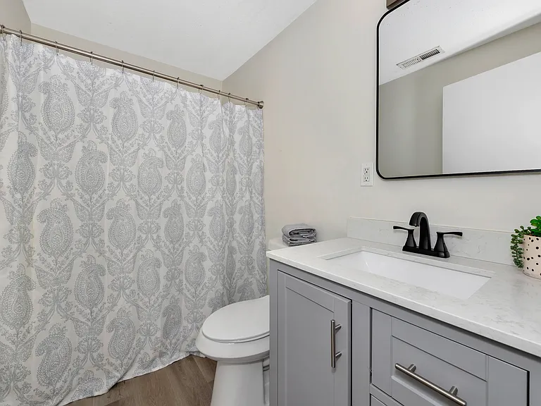 221 Beirne Ave NW — Photo 16