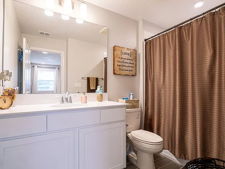 4902 Livingston Ln — Photo 26