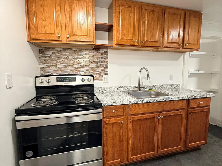 155 Main St #4 — Photo 5