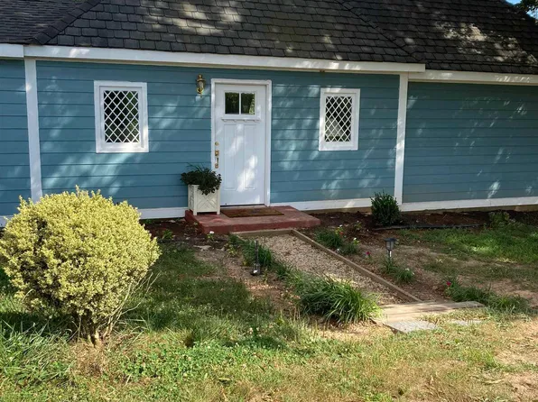470A Grass Ct #A, Keswick, VA 22947