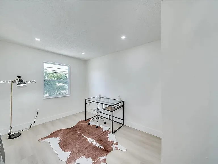 19405 NW 47th Ave — Photo 6