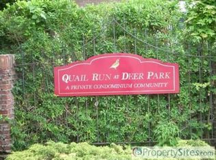 31 Woodcreek Ct, Deer Park, NY 11729
