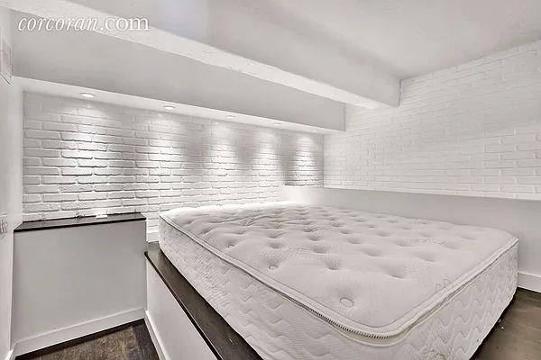 Rented by Corcoran | media 17