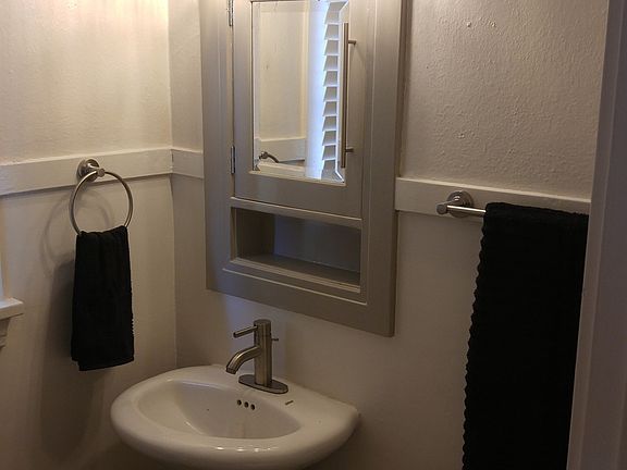5th image of 704-708 NW Broadway St #170-708
