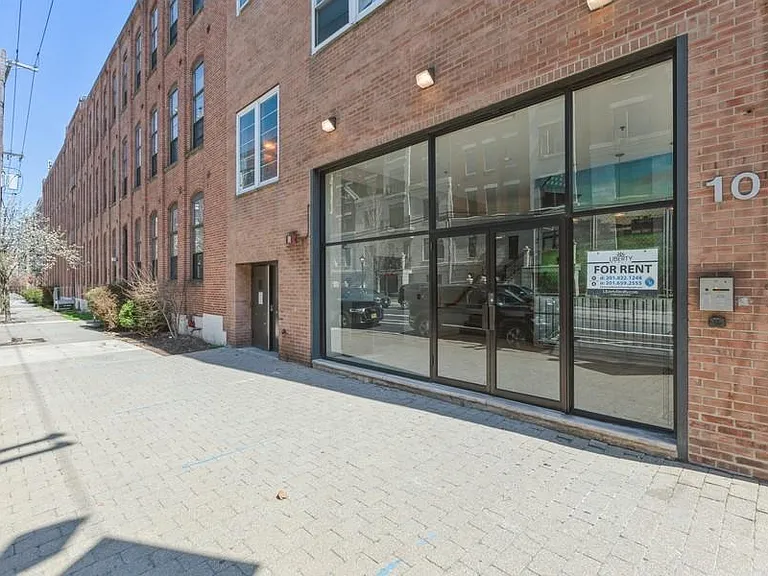 1017 Jefferson Street — Photo 1