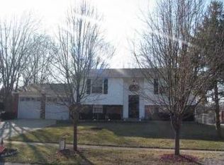 570 Oakridge Way, Greenwood, IN 46142