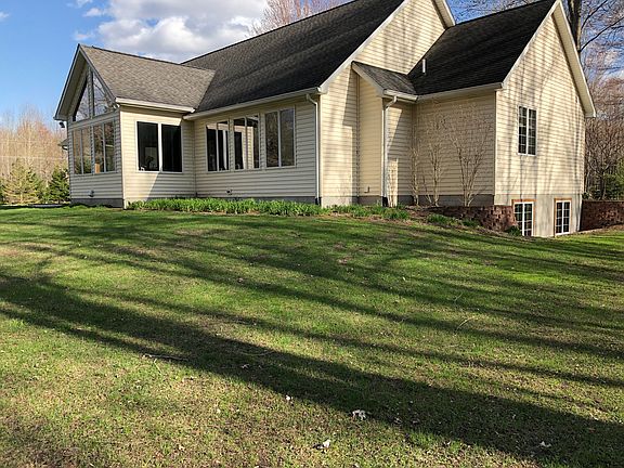 3rd image of 10850 Arrowhead Dr