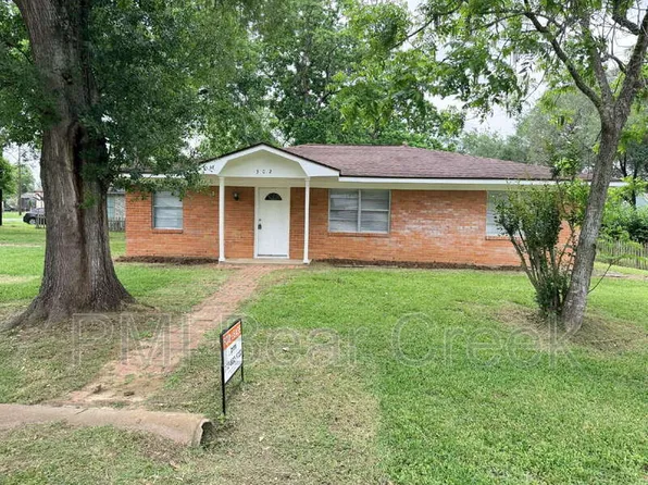 302 16th St, Hempstead, TX 77445