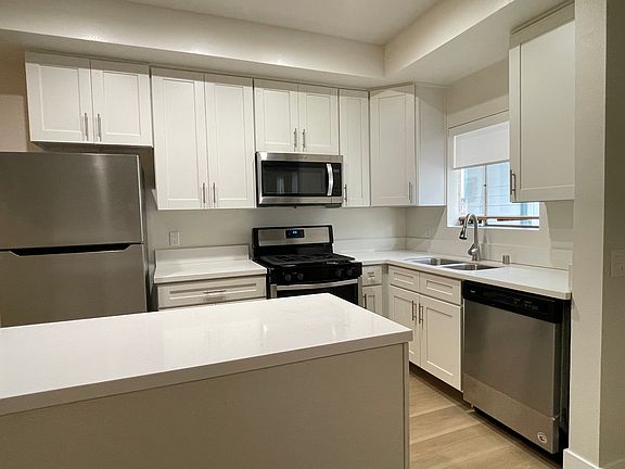 4th image of 11738 Mayfield Ave APT 111