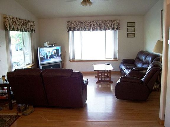 4th image of 4625 Orchard Ave