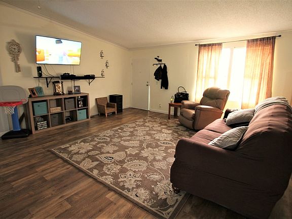 2nd image of 335 Patricia Ln