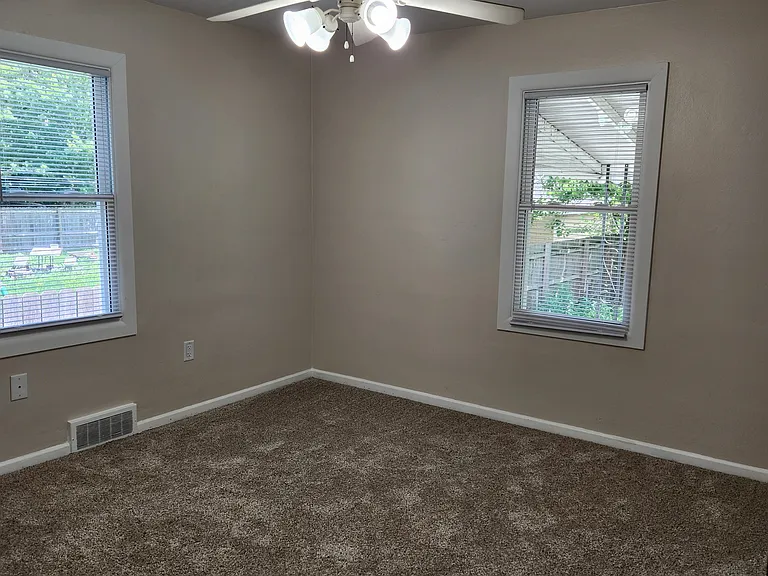 2538 Revere Ave — Photo 8