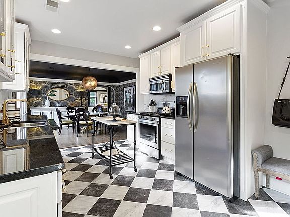 3rd image of 2454 N Lake Dr #2454