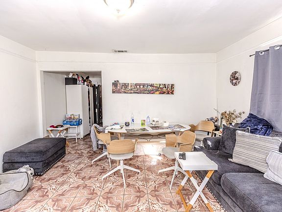5th image of 2232 Shoredale Ave