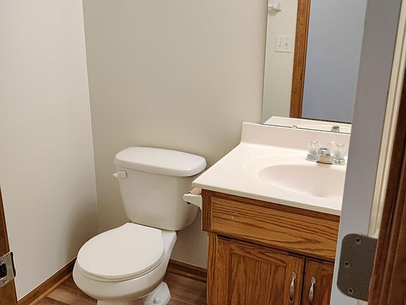 2nd image of 1622 SW Highland Dr #14-D