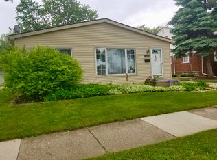 24915 Harmon St, Saint Clair Shores, MI 48080