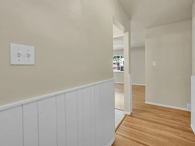 4102 Garrett Pl — Photo 4