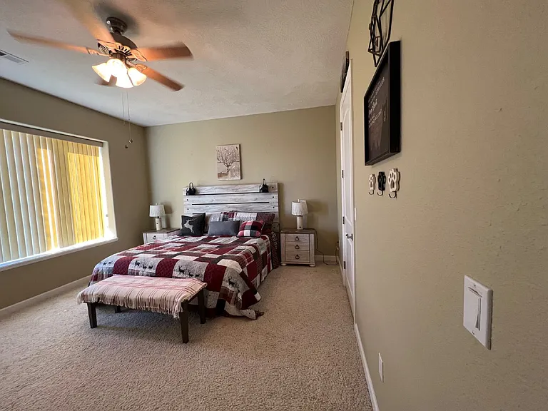102 Stoneridge Est — Photo 31