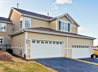 690 N Fox Trl, Round Lake, IL 60073