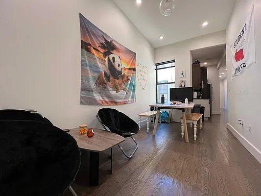 Rented by Pear NYC LLC | media 50