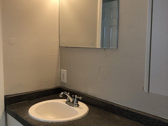 3rd image of 2118 Edgehill Dr APT 209