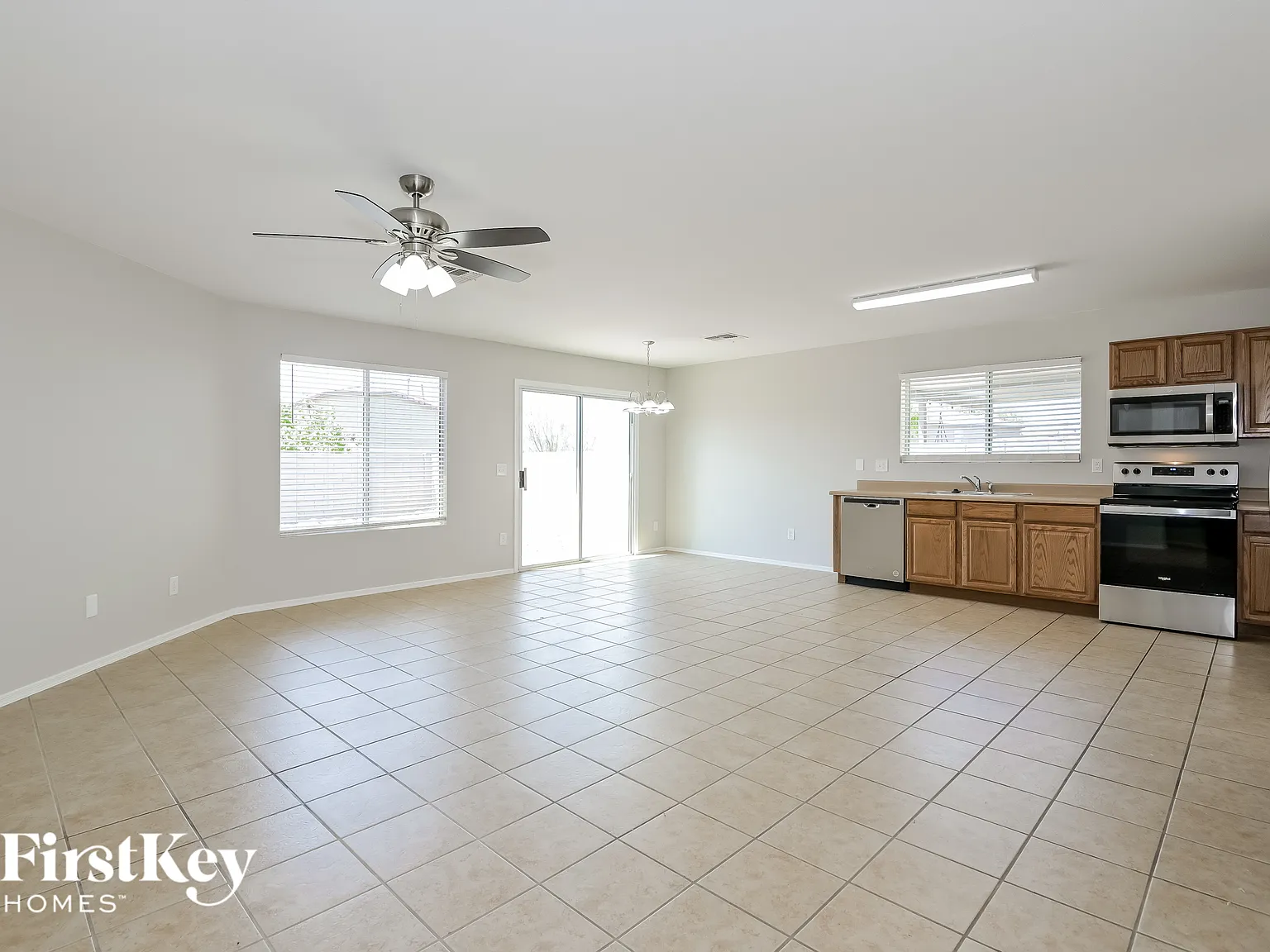 3 bed, 2.0 bath, 1669 sqft, $1,745 — Photo 4