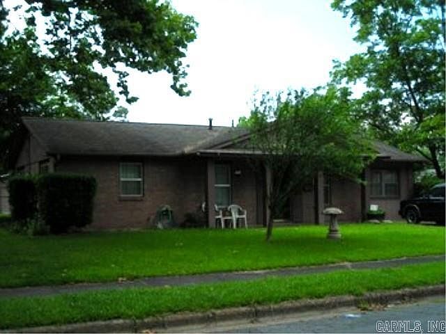 1st image of 1400 Cumberland Dr