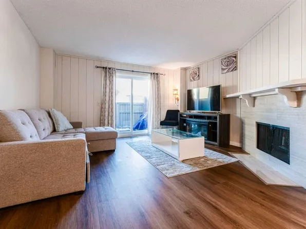 829 S Coach Bluff Cres SW #1101, Calgary, AB T3H 1B1