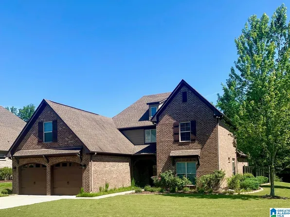 352 Strathaven Cir, Pelham, AL 35124