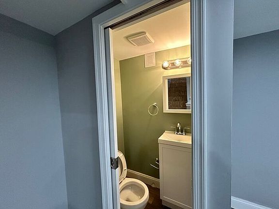 4th image of 1700 Joan Ave