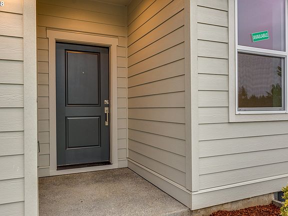 3rd image of 1109 NE 11th Pl