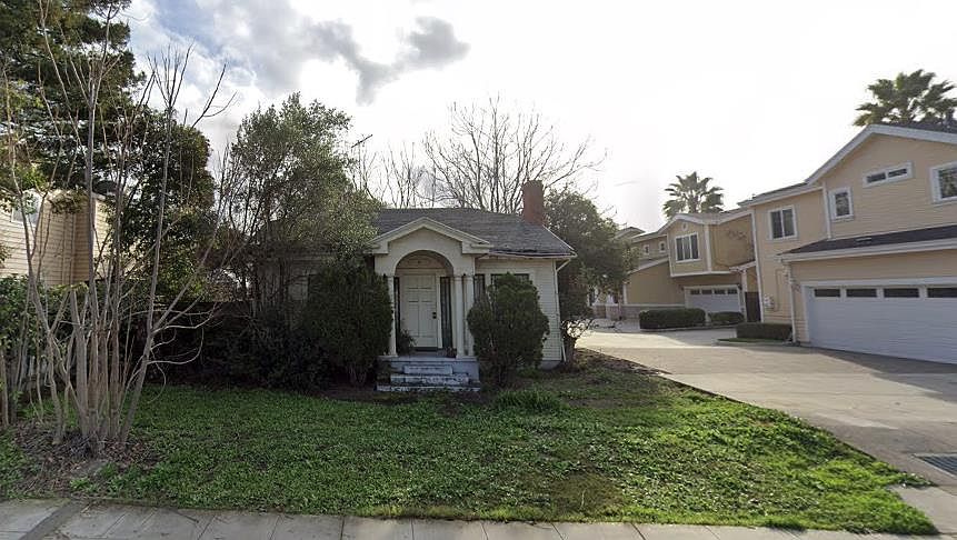 1st image of 434 Crescent Ave