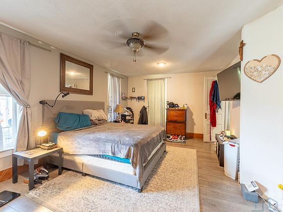4th image of 1116 Pearl St