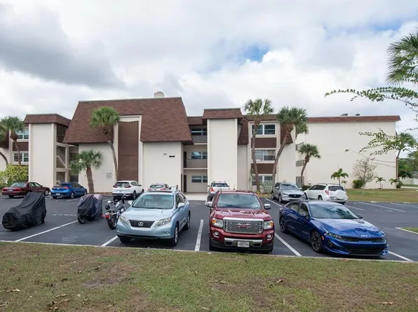6370 1st St N #202, Saint Petersburg, FL 33702