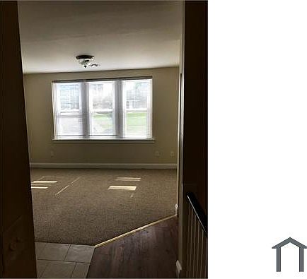 3rd image of 1609 W Chelten Ave